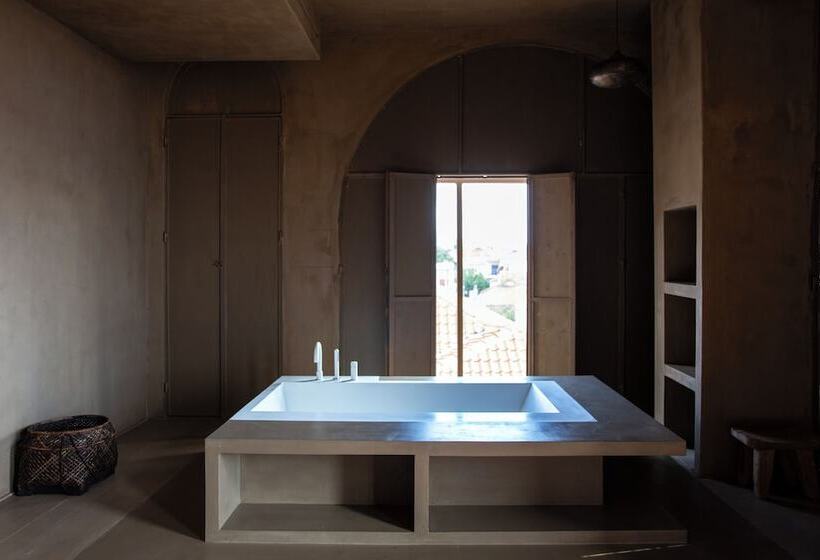 غرفة قياسية, Life Gallery