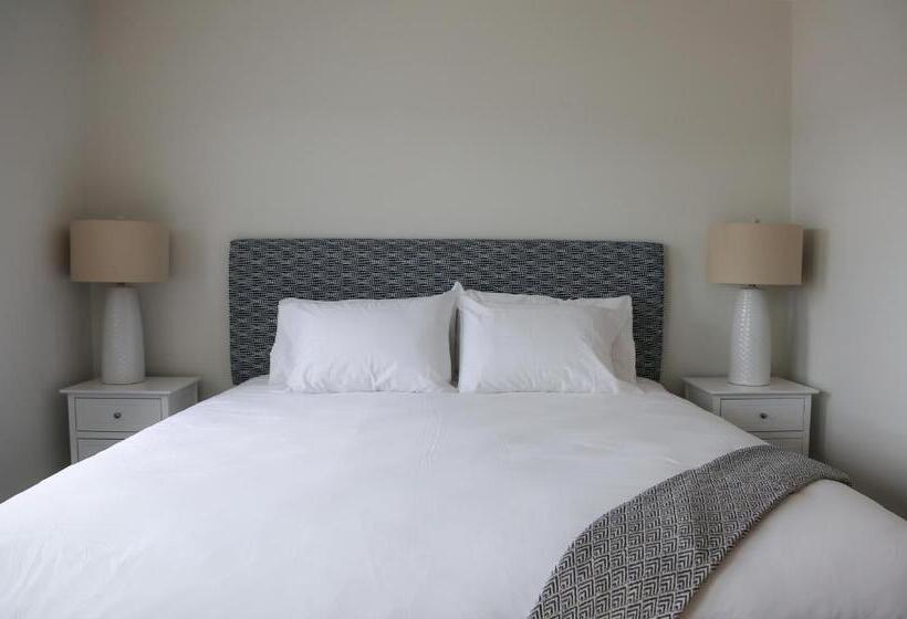 اتاق استاندارد برای معلولان, The Sea Breeze Inn