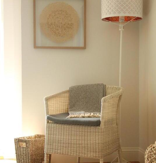 سوییت با چشم‌انداز دریا, The Sea Breeze Inn