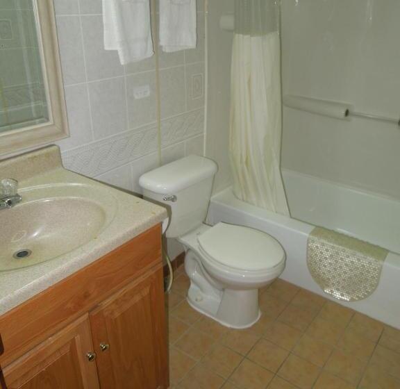 キングサイズベッドのスタンダードルーム, Red Carpet Inn Ronks