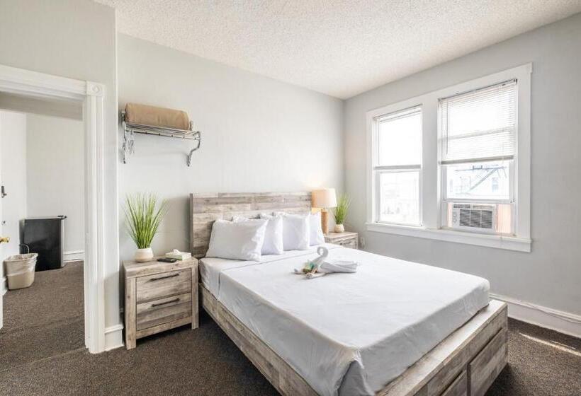 מיטת קינג בסוויטה, The Cove