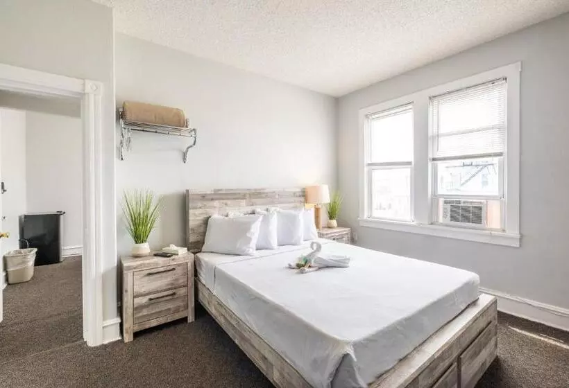 Sviitti King-vuode, The Cove