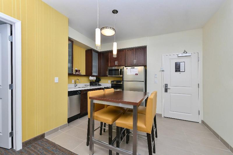 带大床的套房, Residence Inn By Marriott Des Moines Downtown