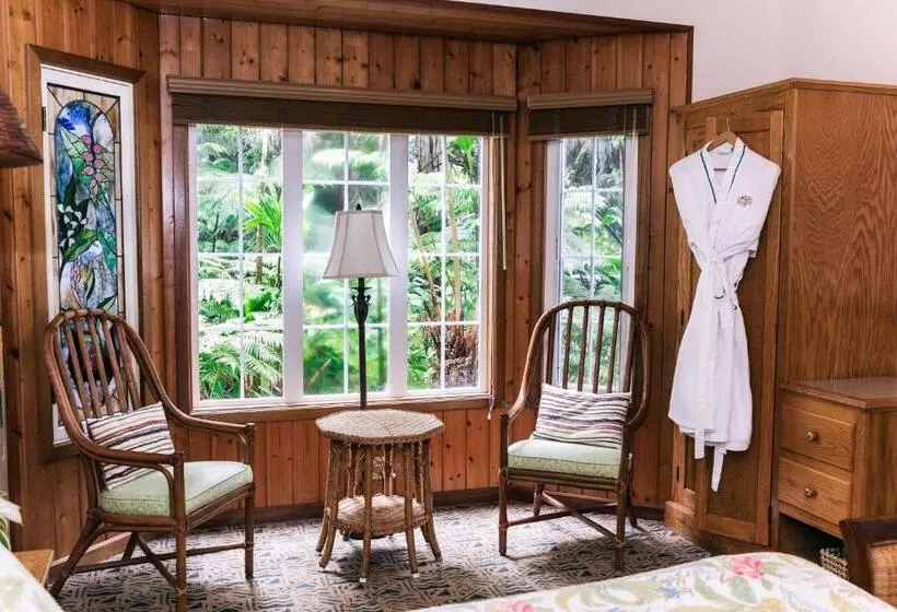 Standard Room King Size Bed, Kilauea Lodge And Restaurant