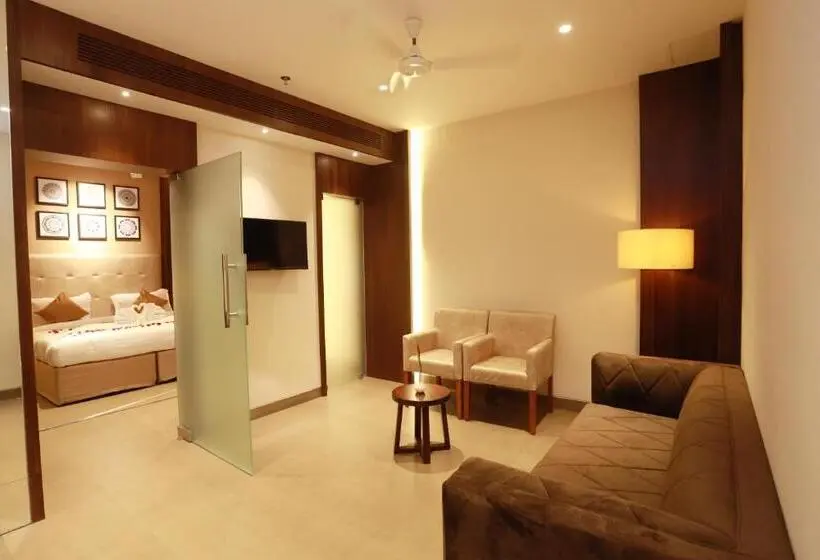 Suite Club, Magnet