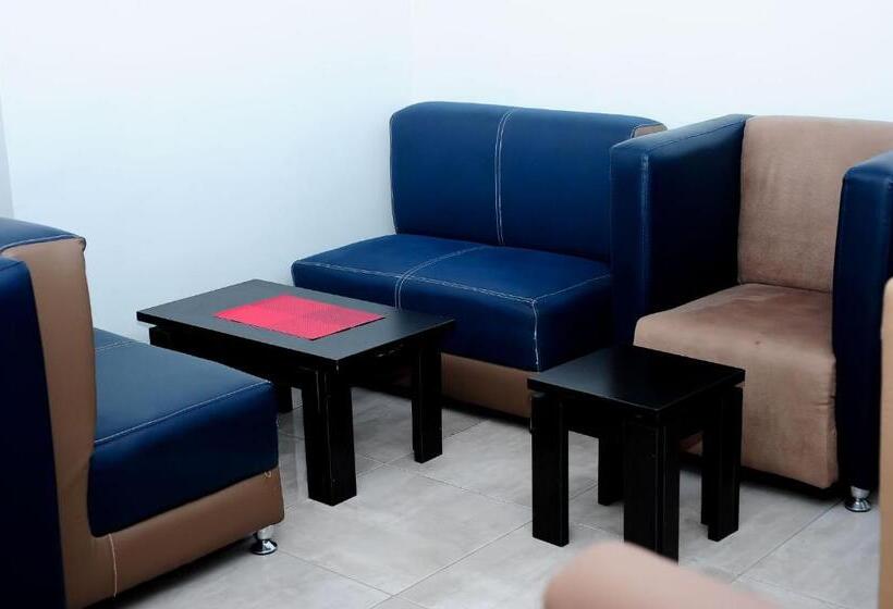 اتاق لوکس با بالکن, Mariners Suites Lagos