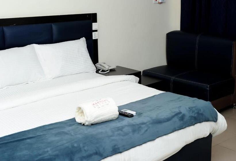 اتاق لوکس با بالکن, Mariners Suites Lagos