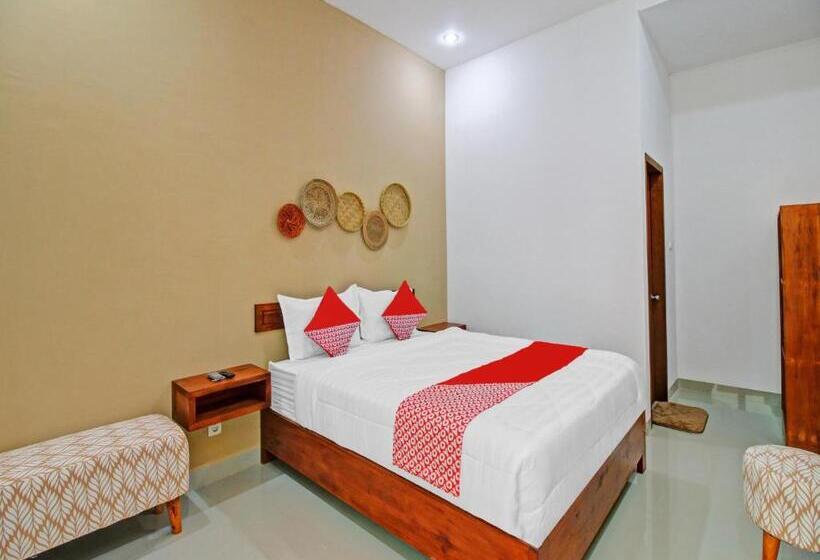 اتاق لوکس با تخت بزرگ, Oyo 90820 Madania Guesthouse