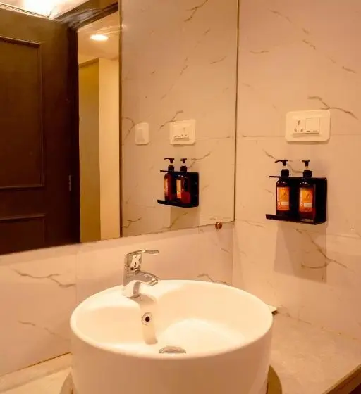 Chambre Deluxe, Tgi Ameya Grand
