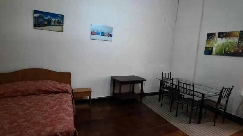 اتاق ساده سه‌ نفره, Hostal Playa Ancha