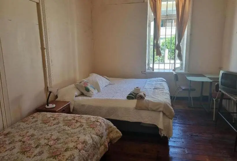 اتاق استاندارد سه نفره, Hostal Playa Ancha