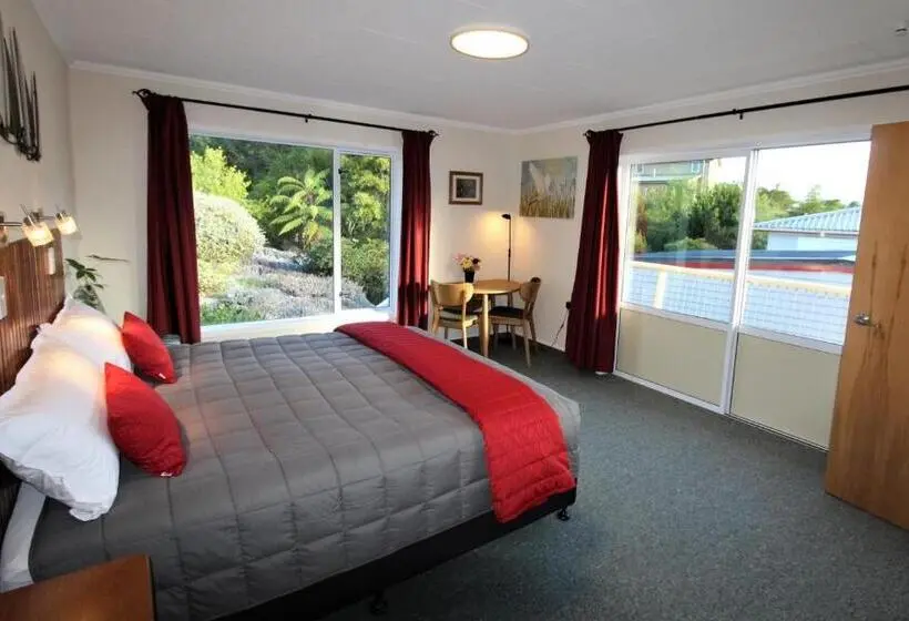 ガーデンビュースーペリアールーム, Labyrinth Gardens Guest House