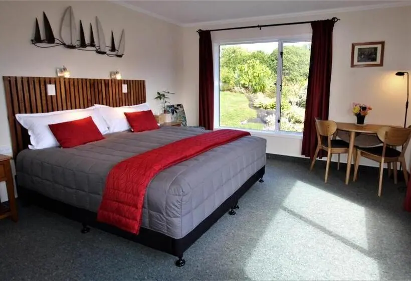 ガーデンビュースーペリアールーム, Labyrinth Gardens Guest House
