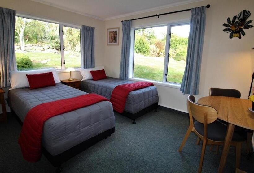 غرفة ديلوكس مطلّة علي الحديقة, Labyrinth Gardens Guest House