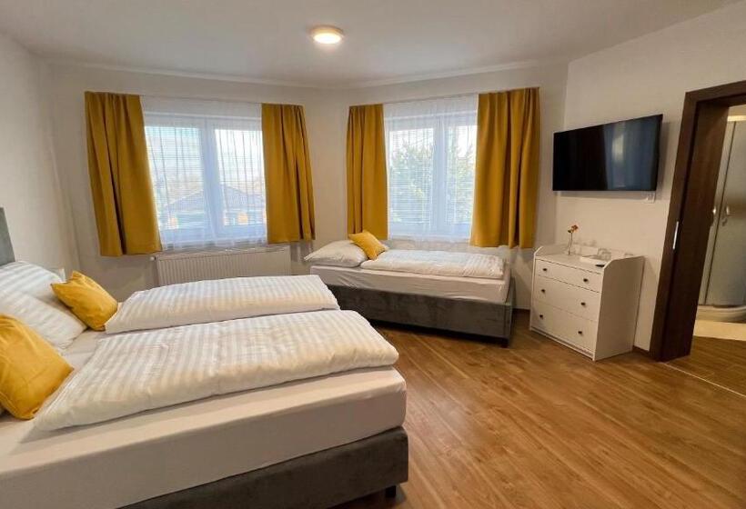 غرفة كومفورت ثلاثية, Penzión Melis