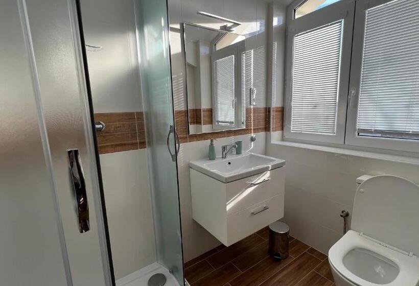 إستوديو قياسى, Penzión Melis