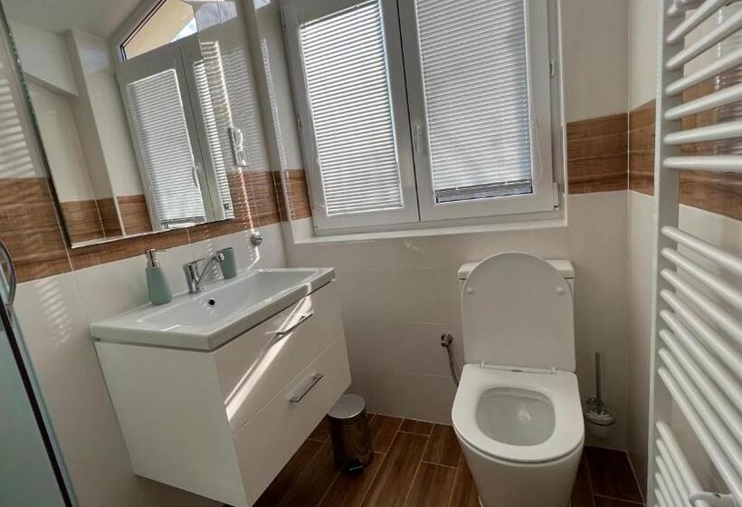 غرفة كومفورت ثلاثية, Penzión Melis