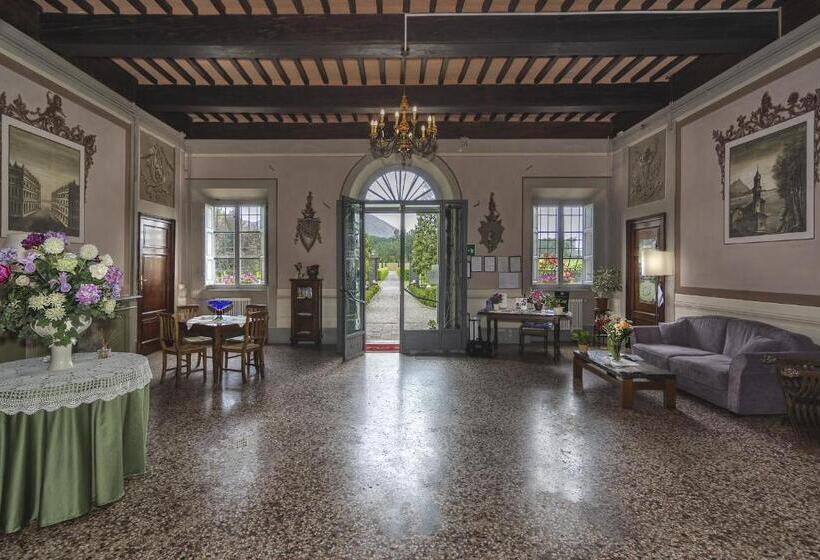 آپارتمان یک خوابه با دری مشترک که هال را جدا می کند., B&b Villa Pardi Lucca