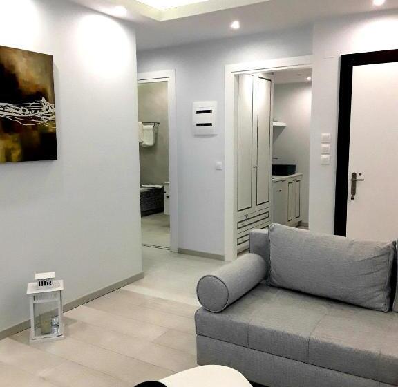 Люкс Повышенной Комфортности, Cavo Seaside Suites