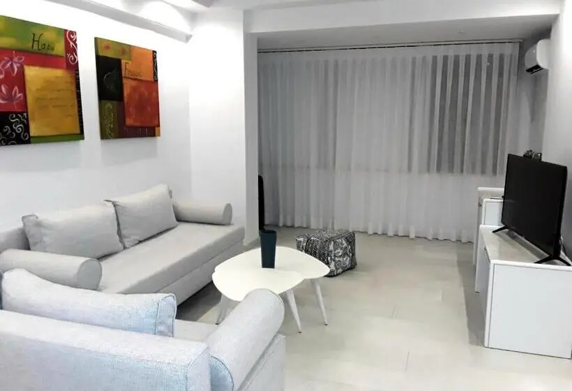 マウンテンビュースイート, Cavo Seaside Suites