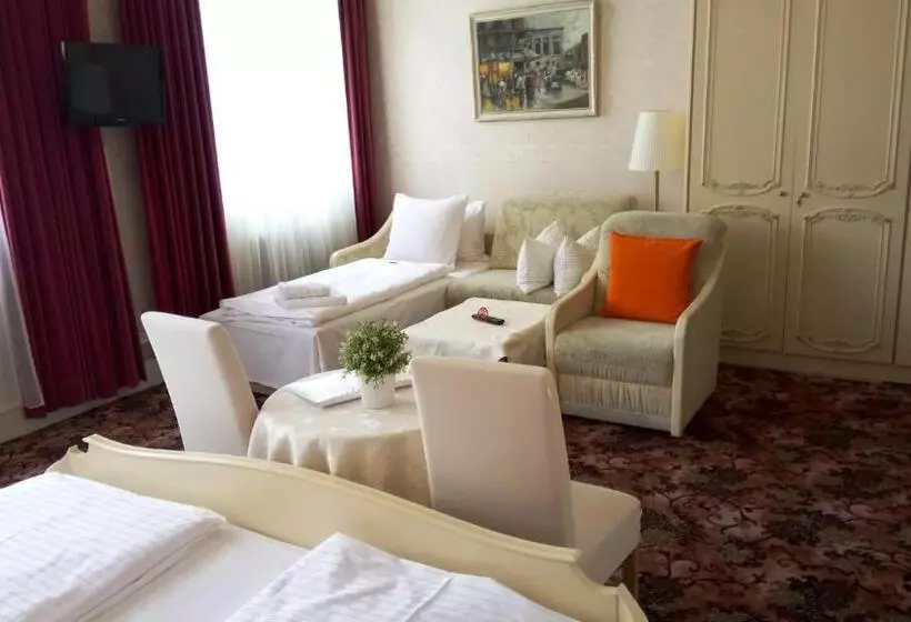 اتاق استاندارد سه نفره, Aviano Boutique