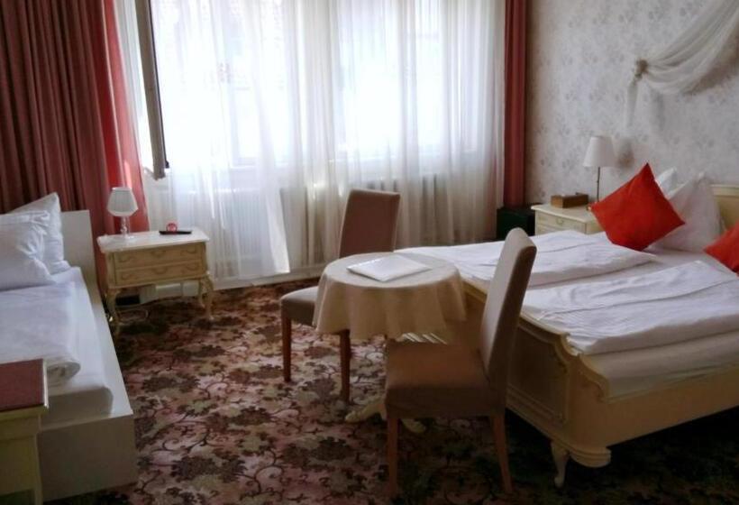 اتاق استاندارد سه نفره, Aviano Boutique