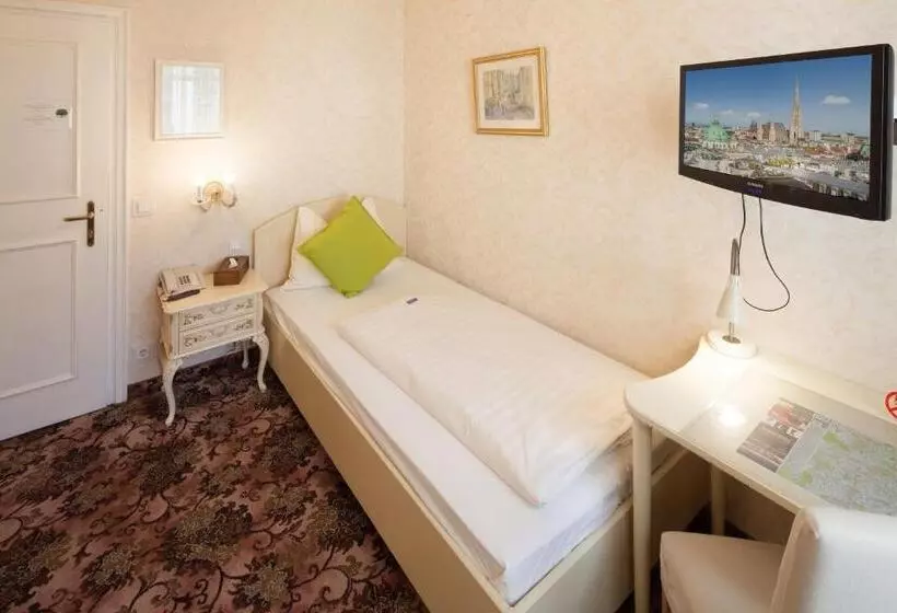 اتاق استاندارد یک نفره, Aviano Boutique