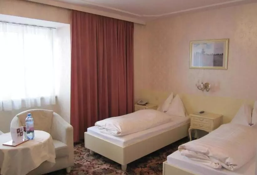 اتاق استاندارد سه نفره, Aviano Boutique