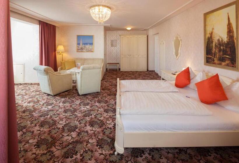 سوییت لوکس, Aviano Boutique