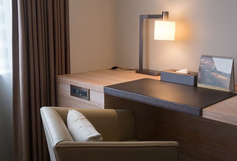 コンフォートルーム, Cozzi Minsheng Taipei