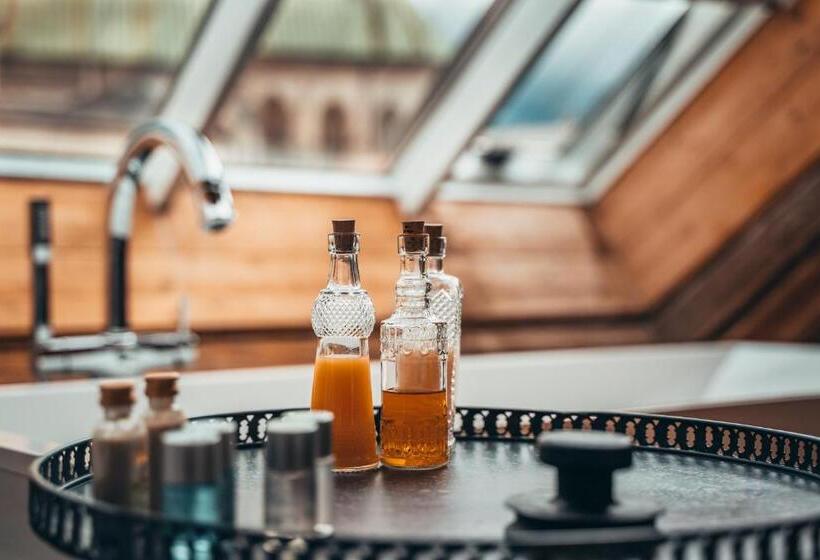 סוויטת סופריור, Goldener Engl