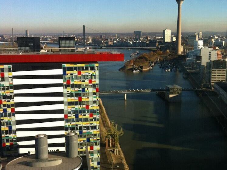 Номер Стандарт, Innside By Meliá Dusseldorf Hafen