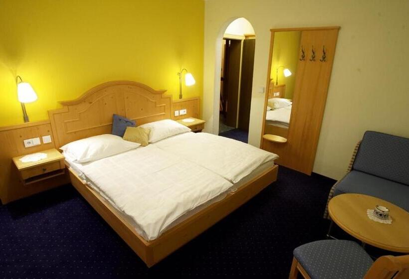 غرفة قياسية مزوَّدة بشُرفة, Narnhoferwirt