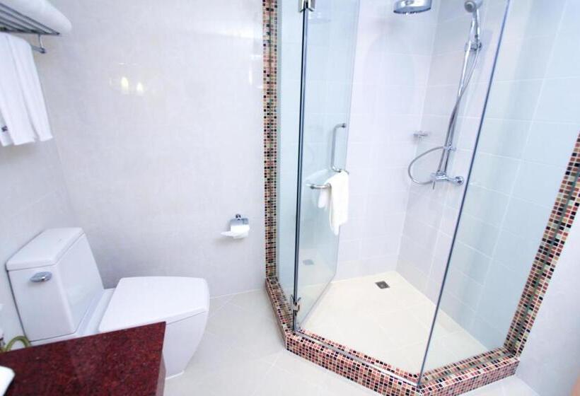 اتاق لوکس, Petals Inn