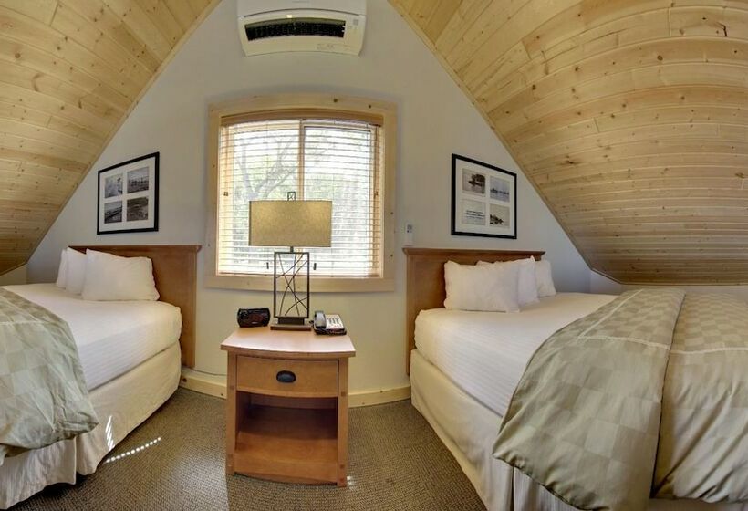 חדר סטנדרט שתי מיטות זוגיות, King's Pointe Waterpark Resort