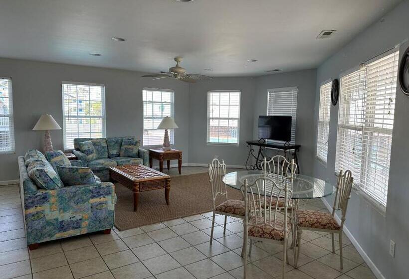 Апартаменты 2 Спальни, Pirates Cove