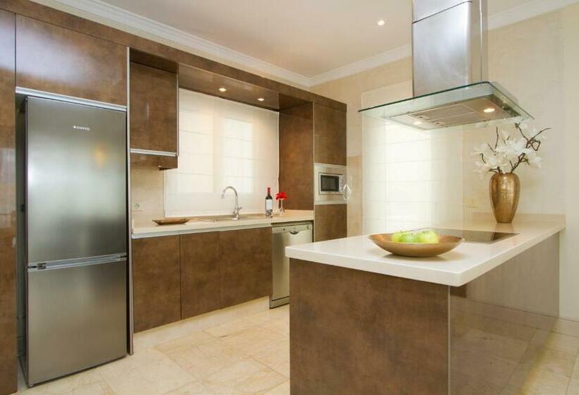 Вилла 3 Спальни с Бассейном, Villas Alondra