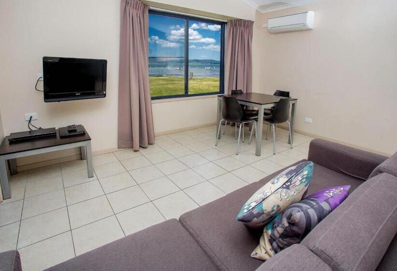 بنجلو قياسى غرفتين نوم, Lakeside Forster Holiday Park And Village