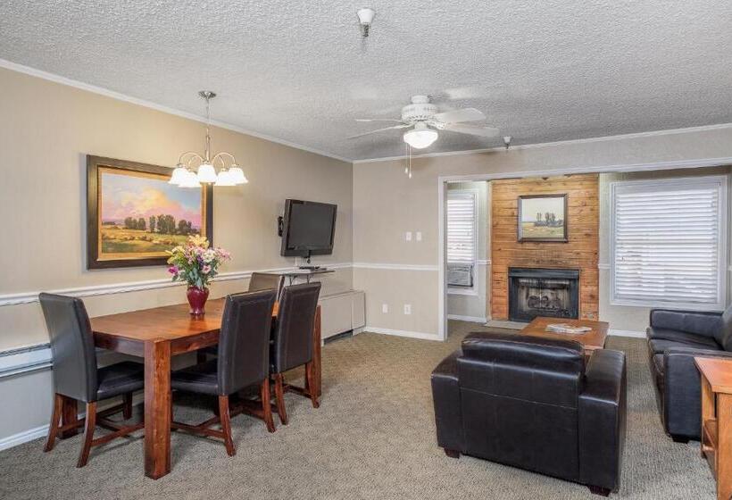 سوییت, Sweetwater Lift Lodge