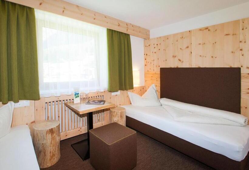 Quarto Estandar, Vizensn Living