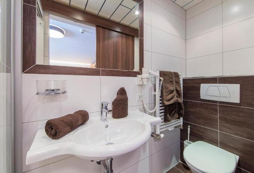 דירת שני חדרים, Vizensn Living