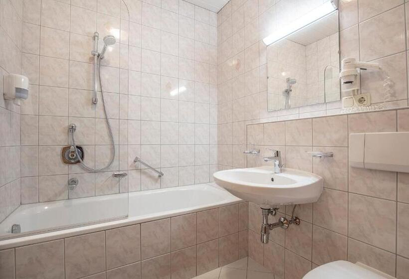 דירה בת חדר שינה 1 עם מרפסת, Vizensn Living