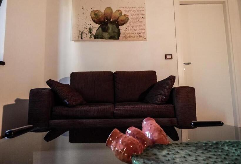 디럭스 패밀리 룸, Camurria