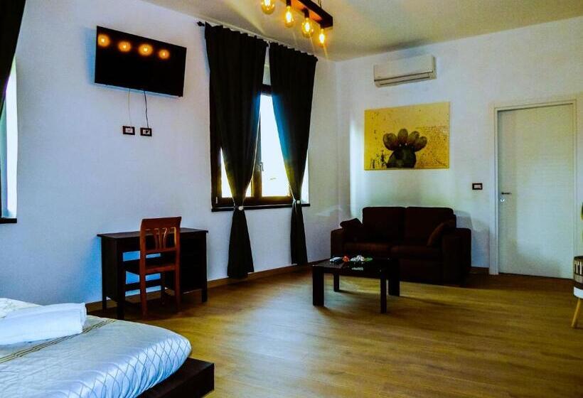 디럭스 패밀리 룸, Camurria