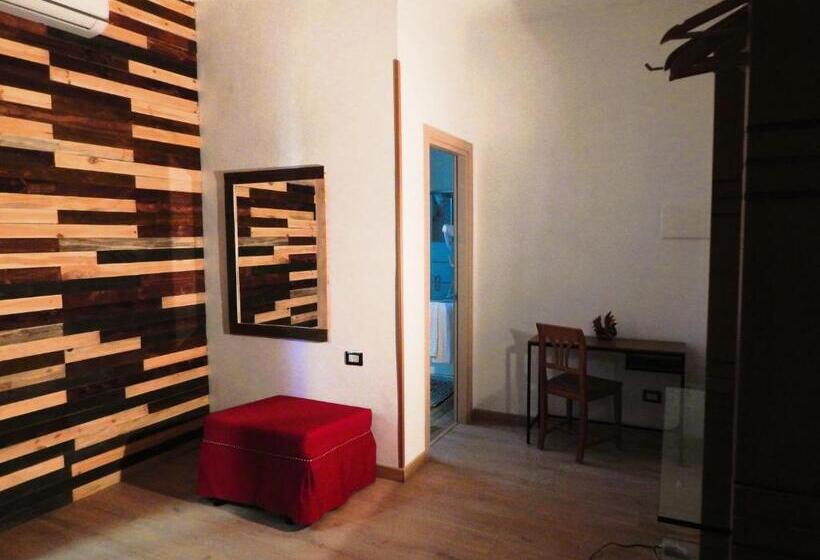 스탠다드 트리플 룸, Camurria