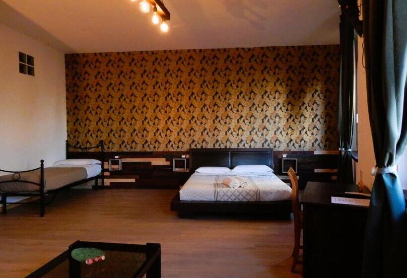 디럭스 패밀리 룸, Camurria