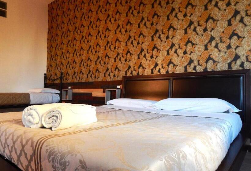 디럭스 패밀리 룸, Camurria