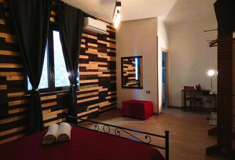 스탠다드 트리플 룸, Camurria