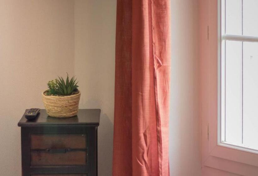 4인용 스탠다드 룸, Les Chambres Touristique Juléa