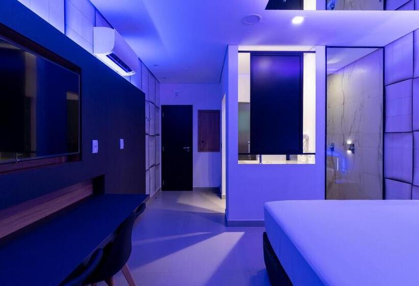 سوئیت با تخت بزرگ, Drops Motel Manaus